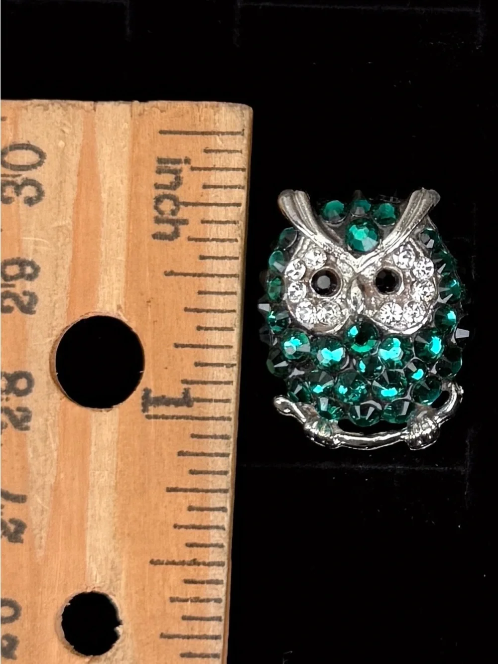 Vintage Emerald Green Owl Scatter Pin Silvertone Jeweled Figural Lapel Brooch